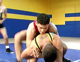 Sporty homosexuals fucking well in threesome