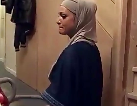 Hijabi girl fucked right into an asshole