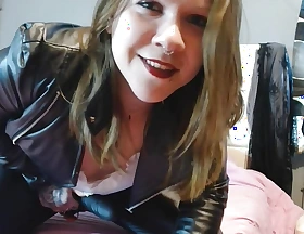 Vends-ta-culotte - Humiliation by sexy dominatrix in leather rags