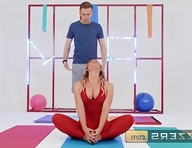 Hot Mummy Phoenix Marie Combined Yoga With Hard-core Anal Lovemaking