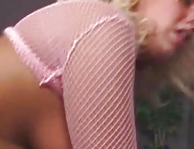 Before getting say no to juicy ass boinked be passed on busty blonde deepthroats his huge dick with joy